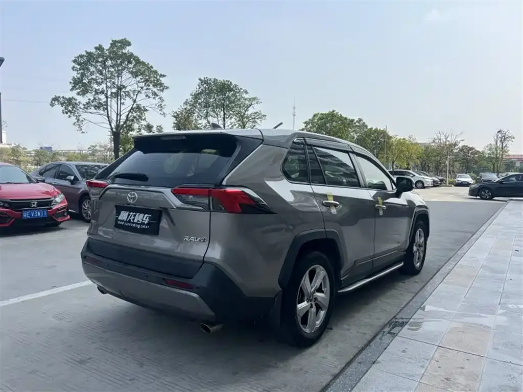 Toyota RAV4 2021 из CN, фото 4