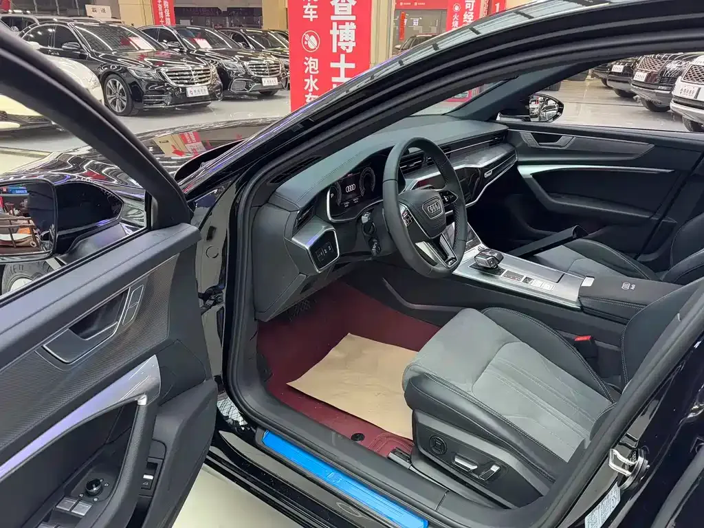 Audi A6L 2023 из CN, фото 7