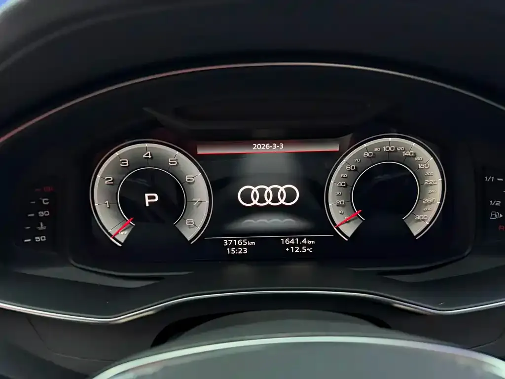 Audi A6L 2023 из CN, фото 4