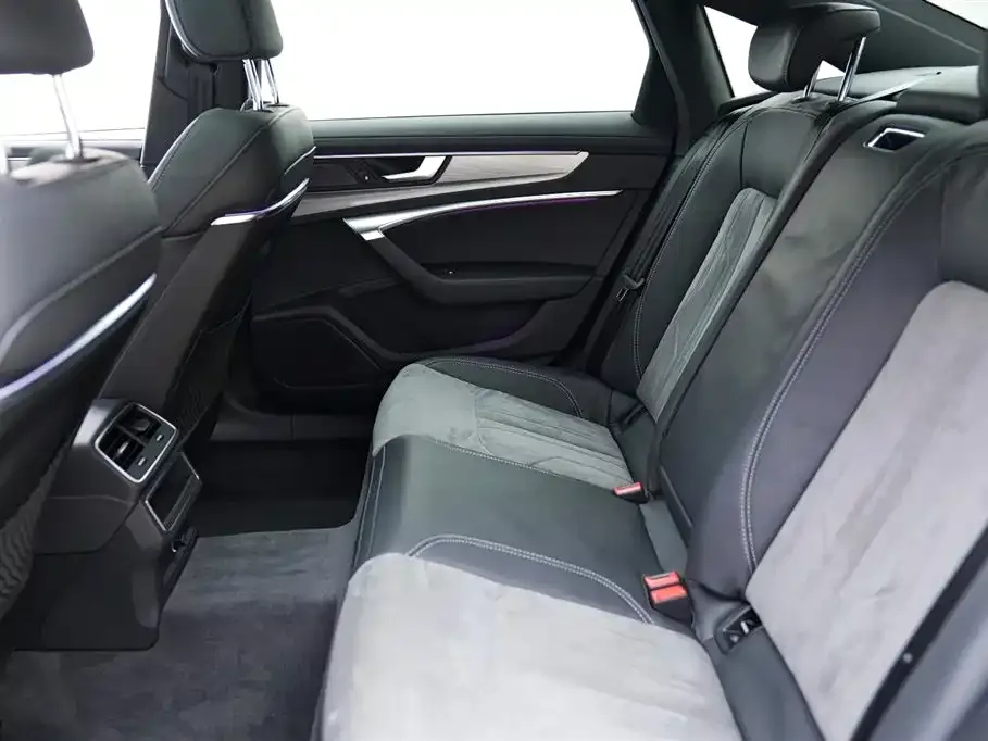 Audi A6L 2021 из CN, фото 4