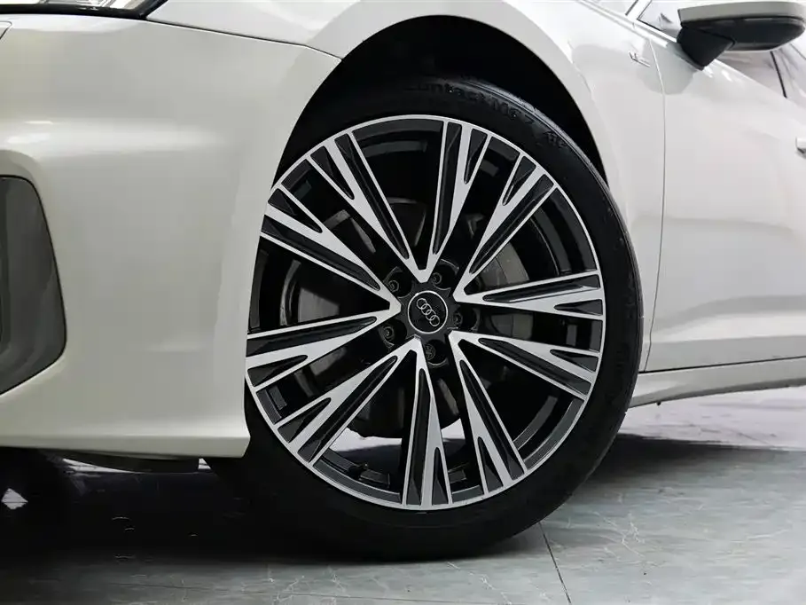 Audi A6L 2021 из CN, фото 8