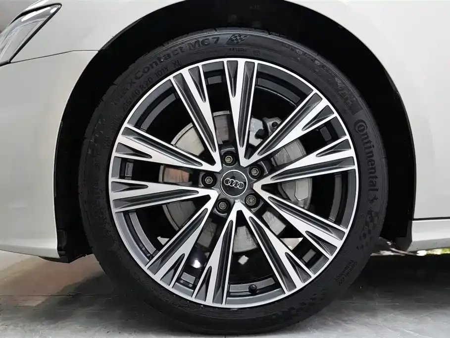 Audi A6L 2021 из CN, фото 10