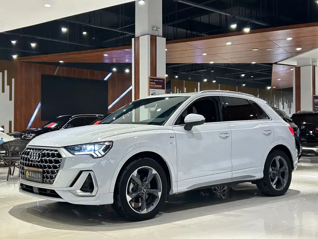 Audi Q3 2024 из CN, фото 1