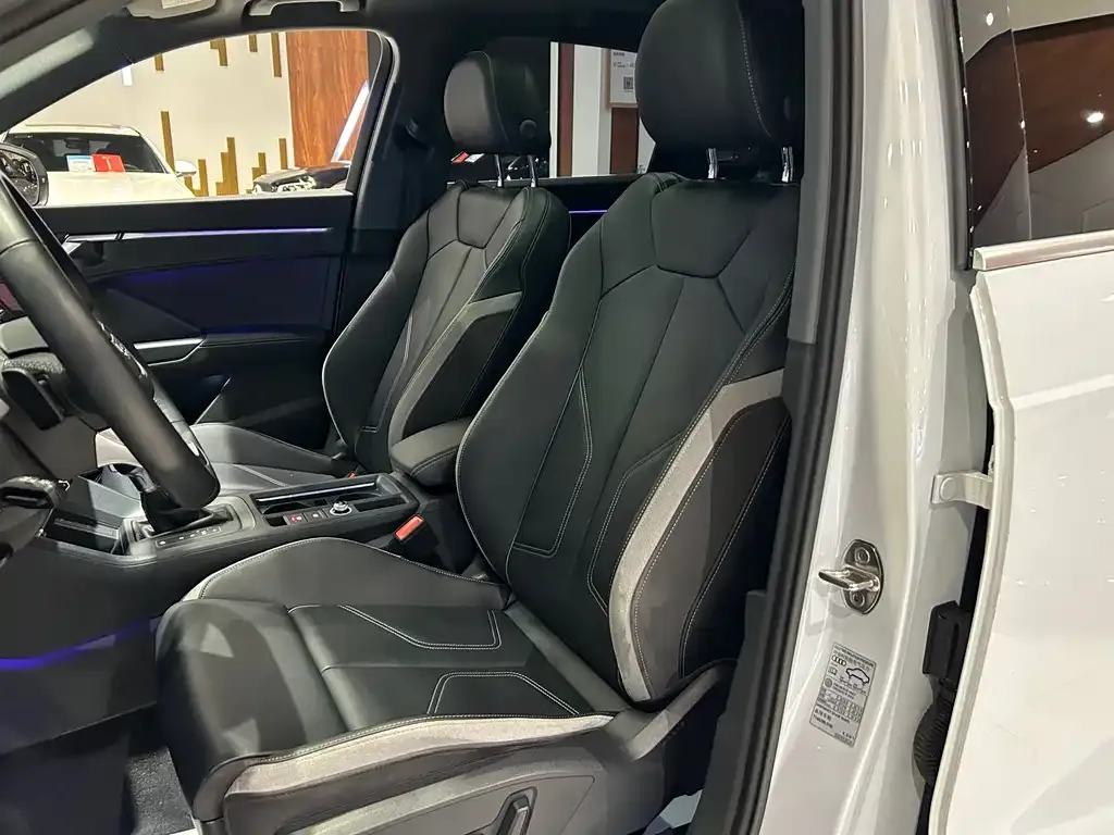 Audi Q3 2024 из CN, фото 7