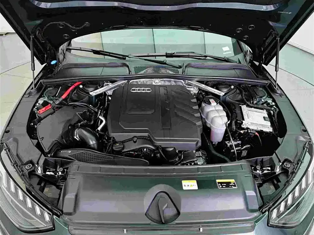 Audi A4L 2024 из CN, фото 9