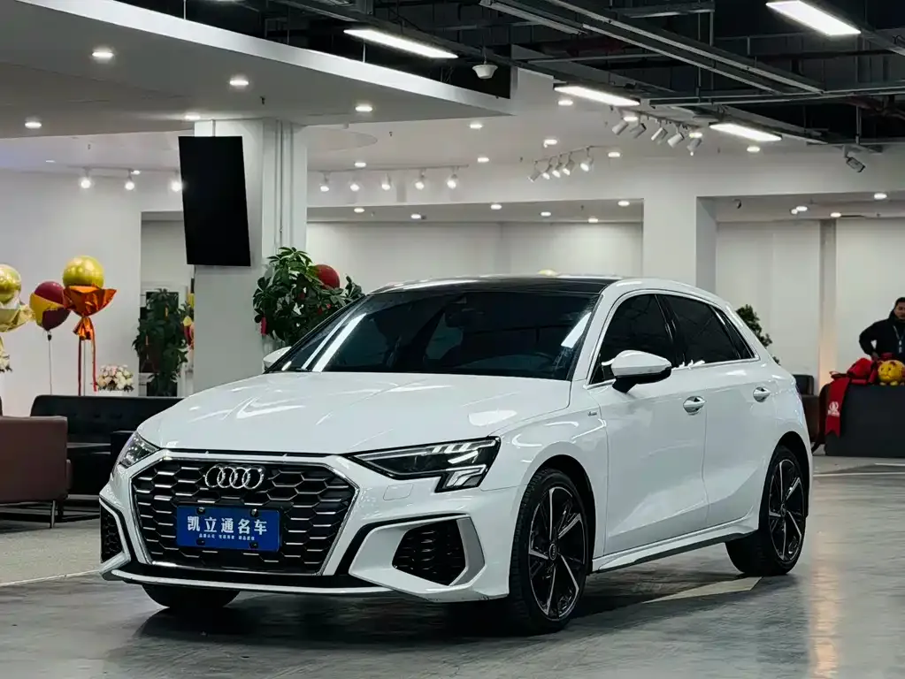 Audi A3 — фото 1