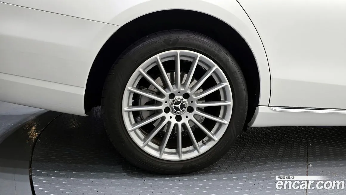 Mercedes-Benz E-Class 2023 из KR, фото 4