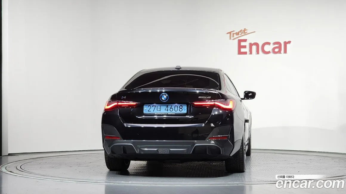 BMW i4 — фото 10