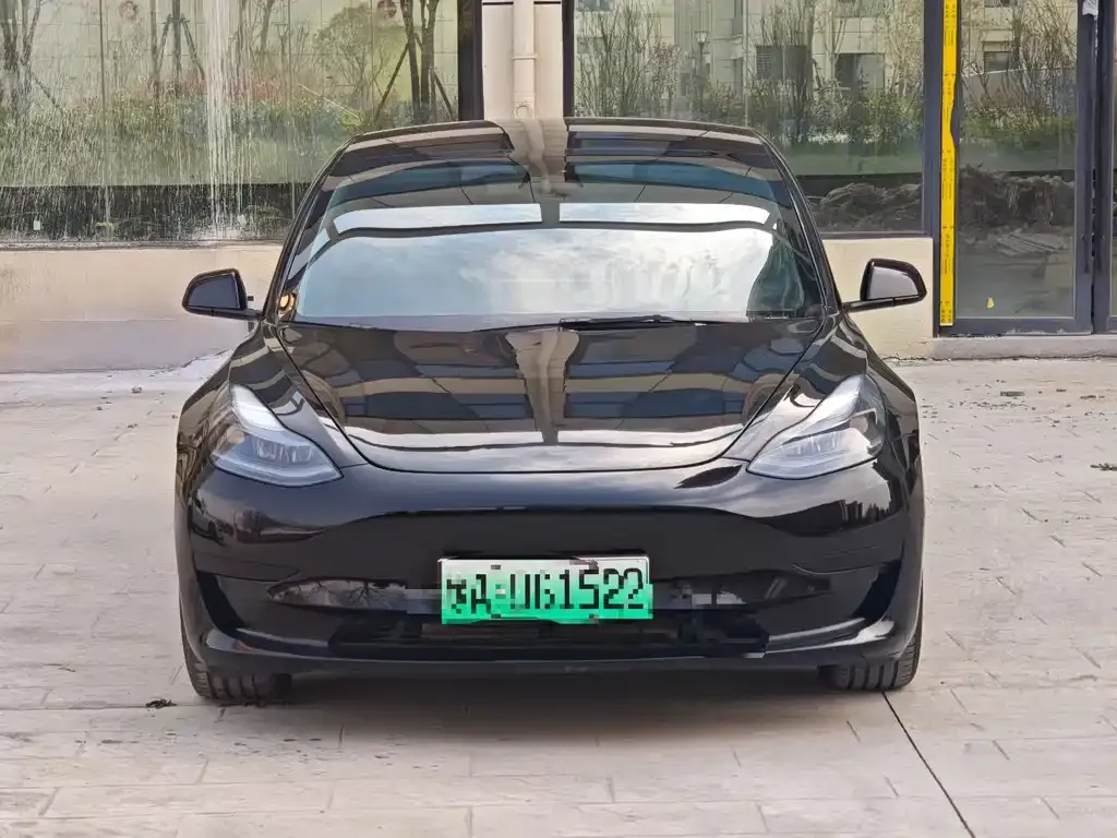 Tesla Model 3 — фото 5