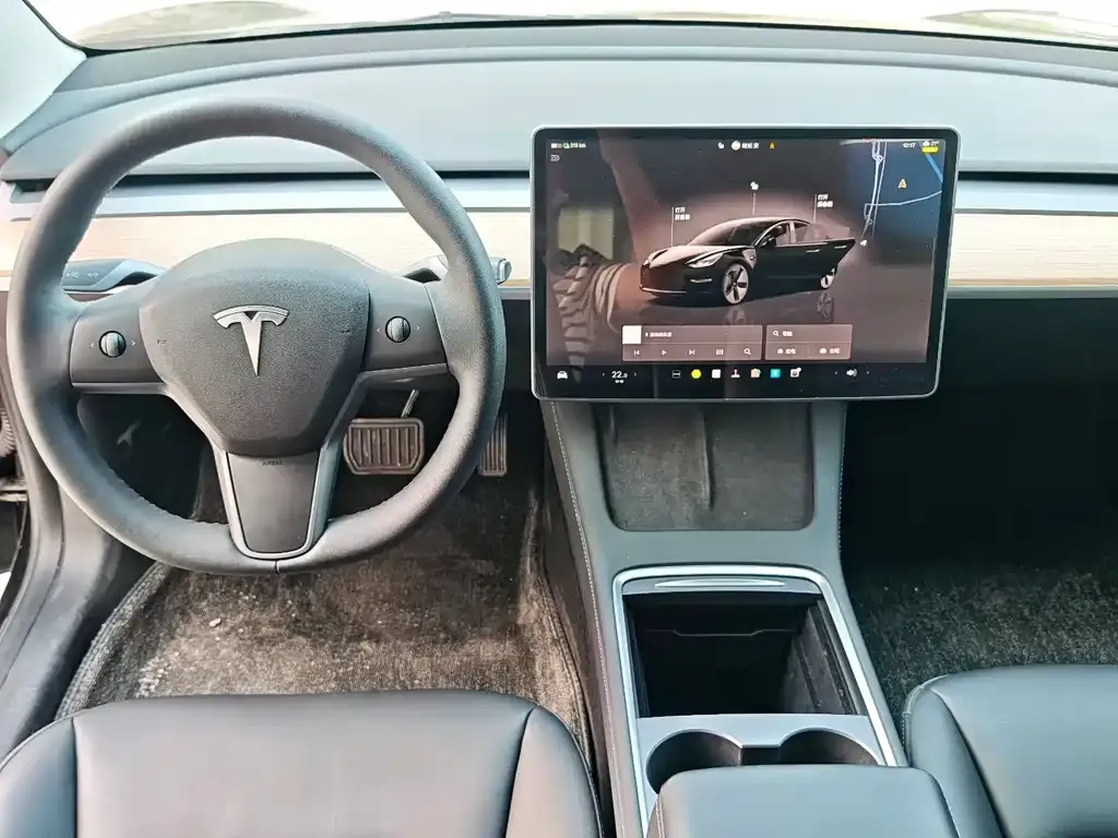 Tesla Model 3 — фото 3