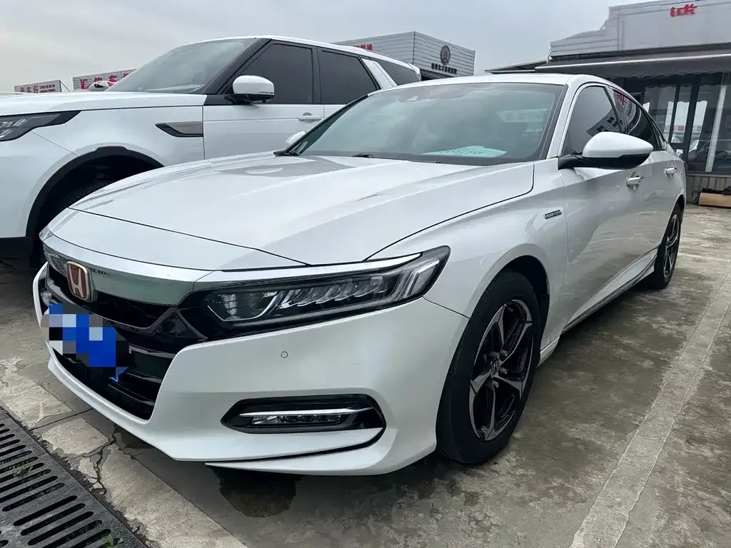 Honda Accord — фото 1