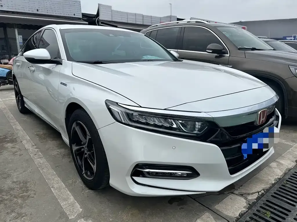 Honda Accord — фото 8