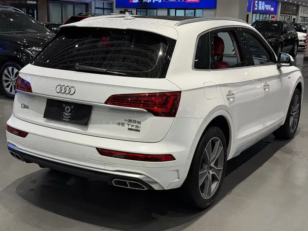 Audi Q5L — фото 3