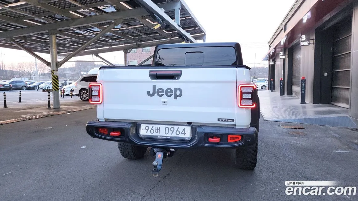 Jeep Gladiator — фото 10