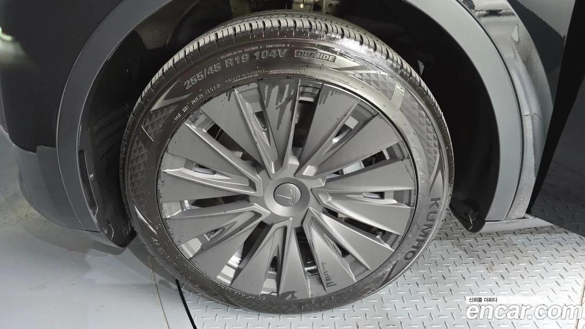 Tesla Model Y 2023 из KR, фото 4
