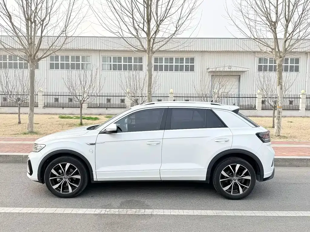 Volkswagen T-Roc — фото 10