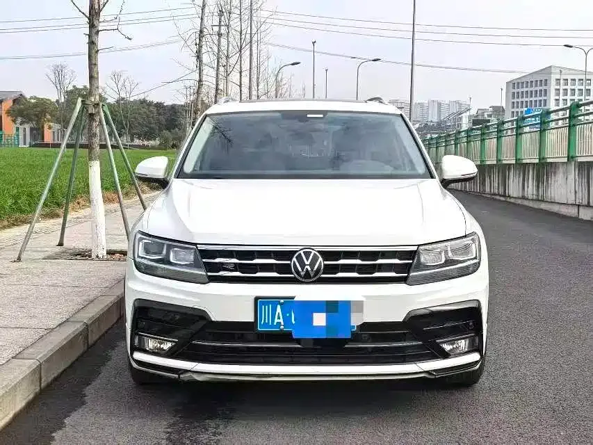 Volkswagen Tiguan L 2021 из CN, фото 3