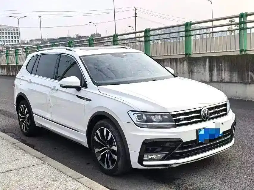 Volkswagen Tiguan L 2021 из CN, фото 2
