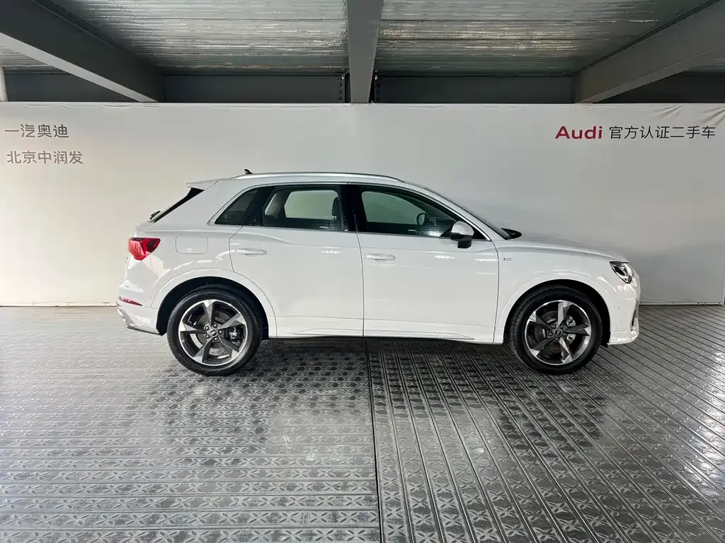 Audi Q3 2023 из CN, фото 4