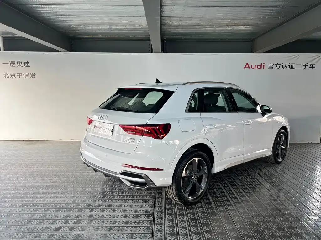 Audi Q3 2023 из CN, фото 9