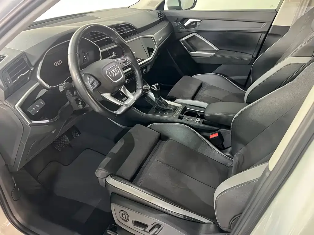 Audi Q3 2023 из CN, фото 5