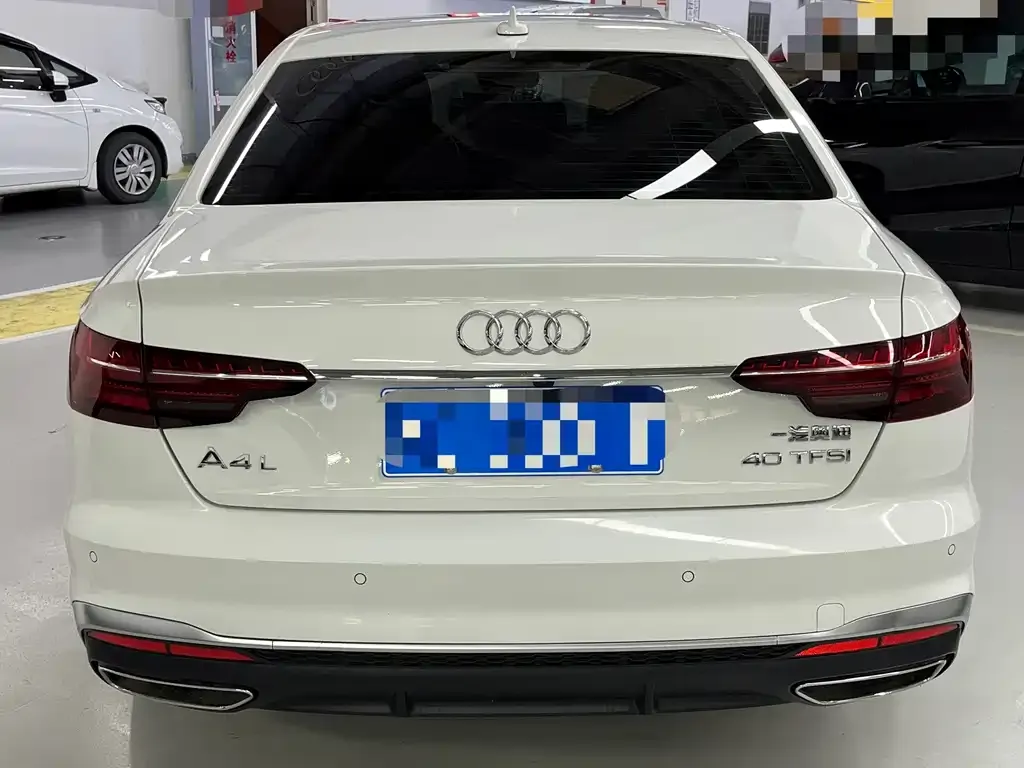 Audi A4L 2021 из CN, фото 2