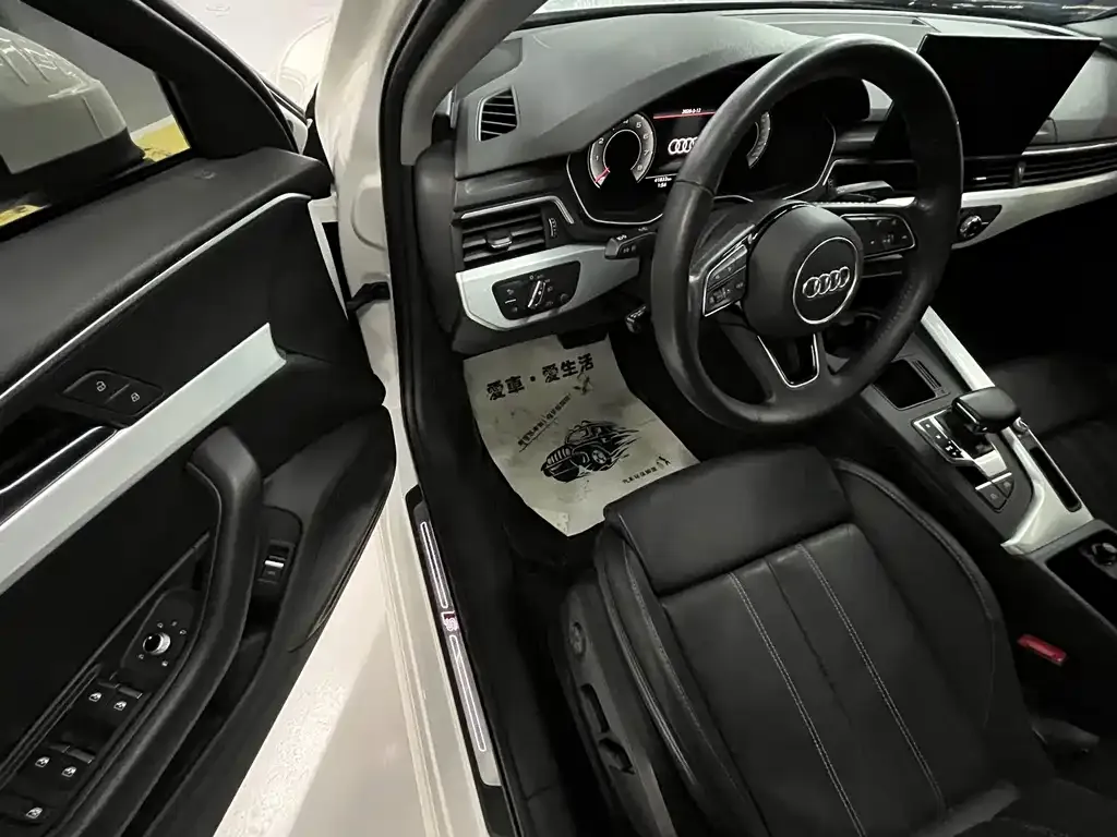 Audi A4L 2021 из CN, фото 5