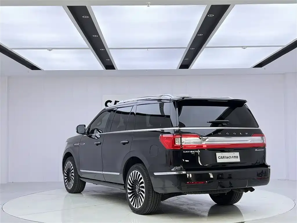 Lincoln Navigator — фото 10