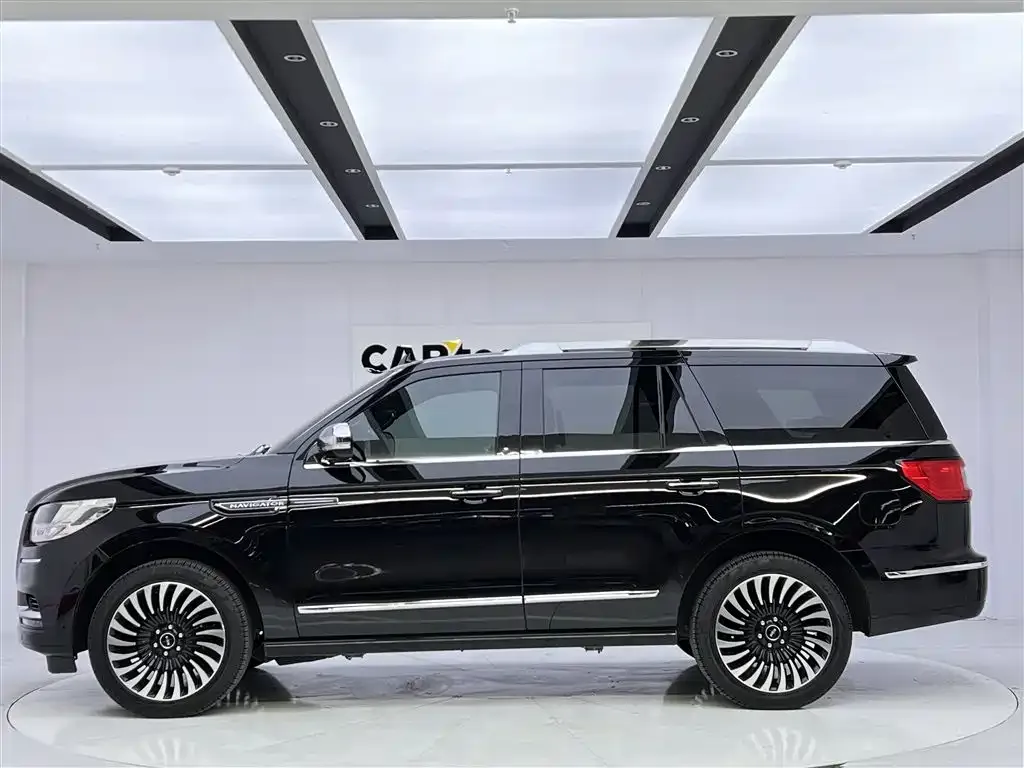 Lincoln Navigator — фото 9