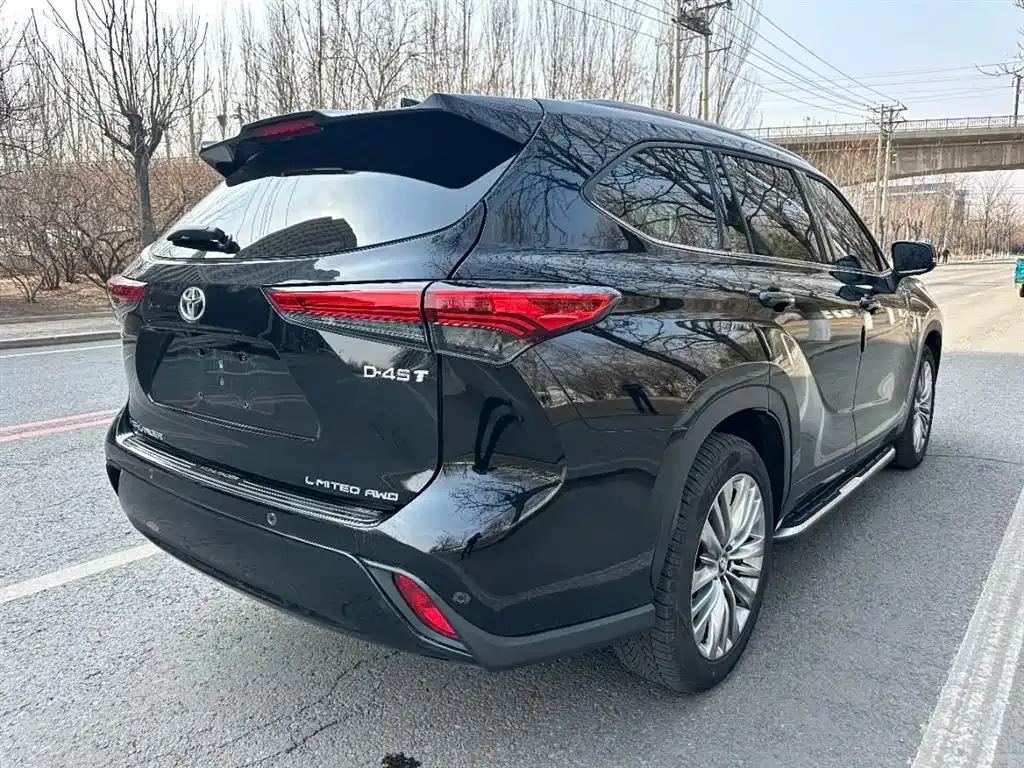 Toyota Highlander — фото 10