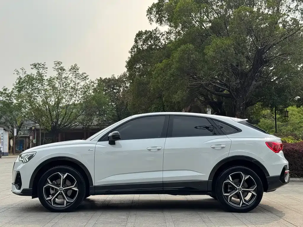 Audi Q3 Sportback — фото 9