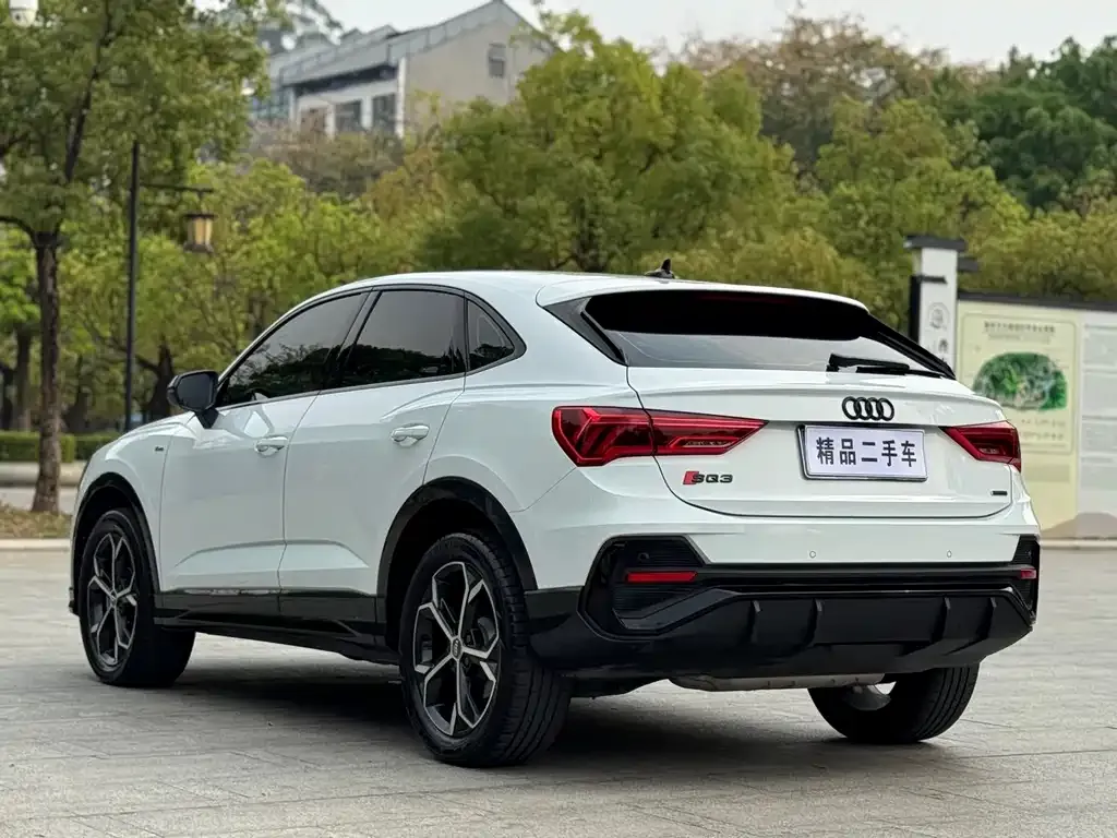 Audi Q3 Sportback — фото 10