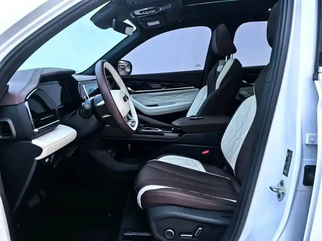 Geely Xingyue L — фото 10