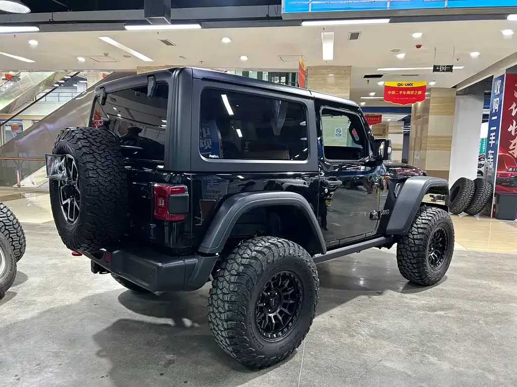 Jeep Wrangler — фото 6