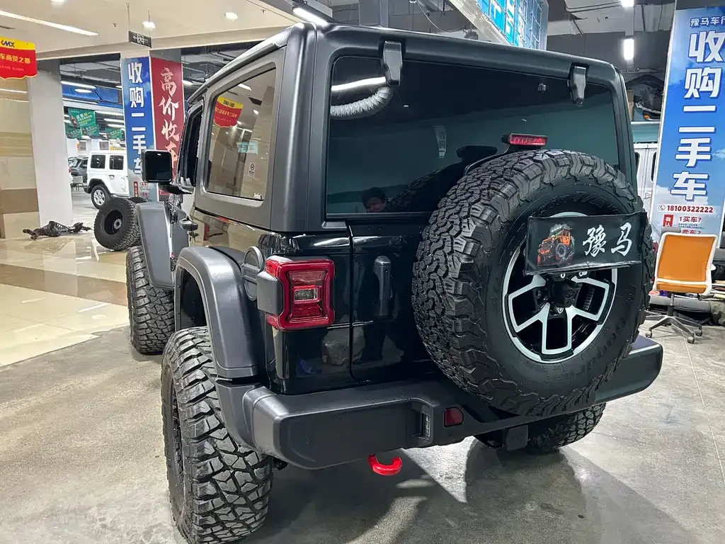 Jeep Wrangler — фото 2