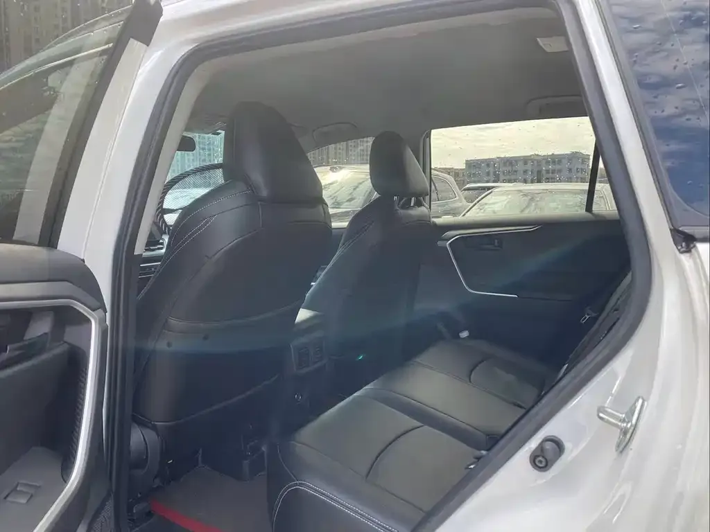 Toyota Wildlander 2024 из CN, фото 4