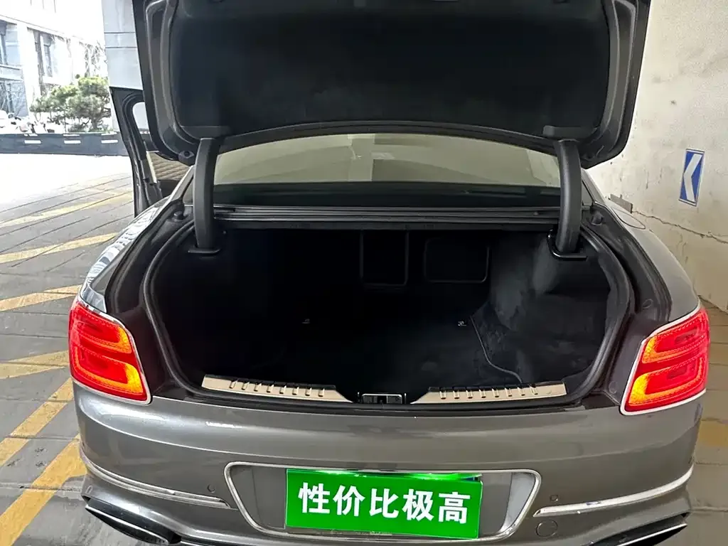 Bentley Flying Spur 2022 из CN, фото 10