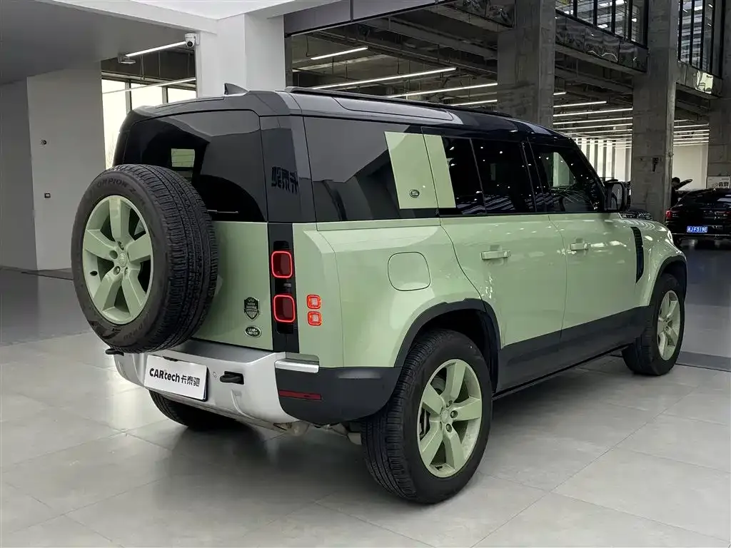 Land Rover Defender 2023 из CN, фото 7