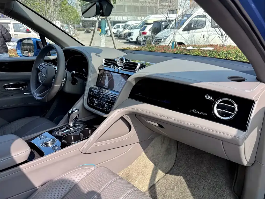 Bentley Bentayga 2023 из CN, фото 5