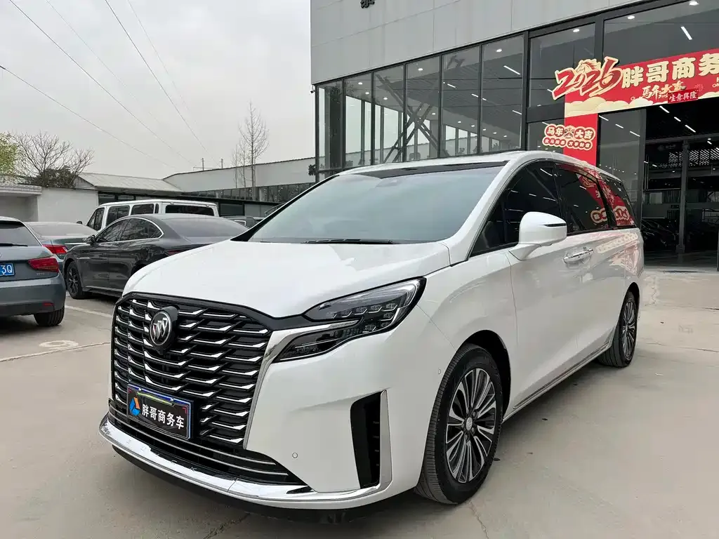 Buick GL8 2023 из CN, фото 1