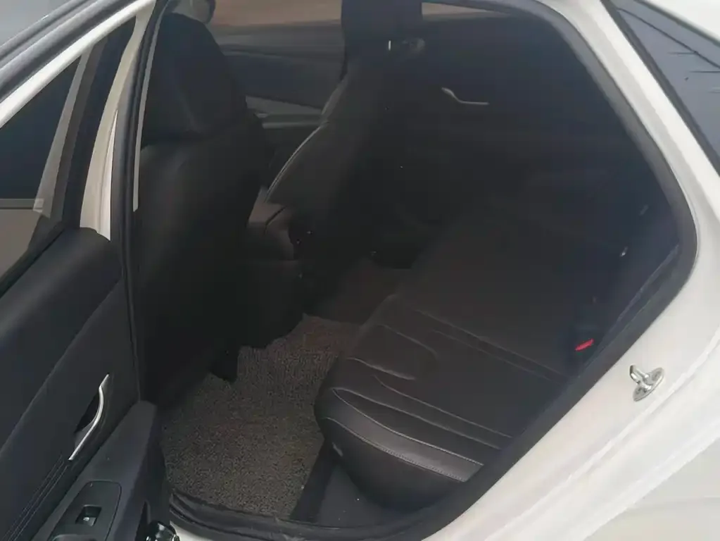 Hyundai Elantra 2022 из CN, фото 7