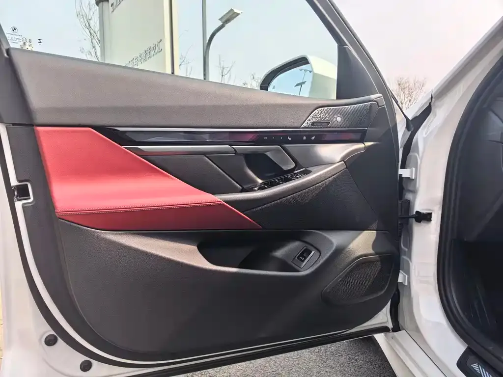 BMW i5 — фото 10