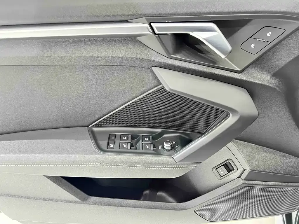 Audi A3 2023 из CN, фото 9
