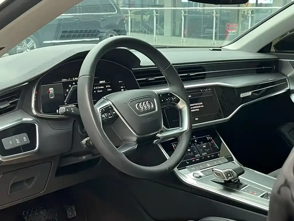 Audi A7L 2022 из CN, фото 4