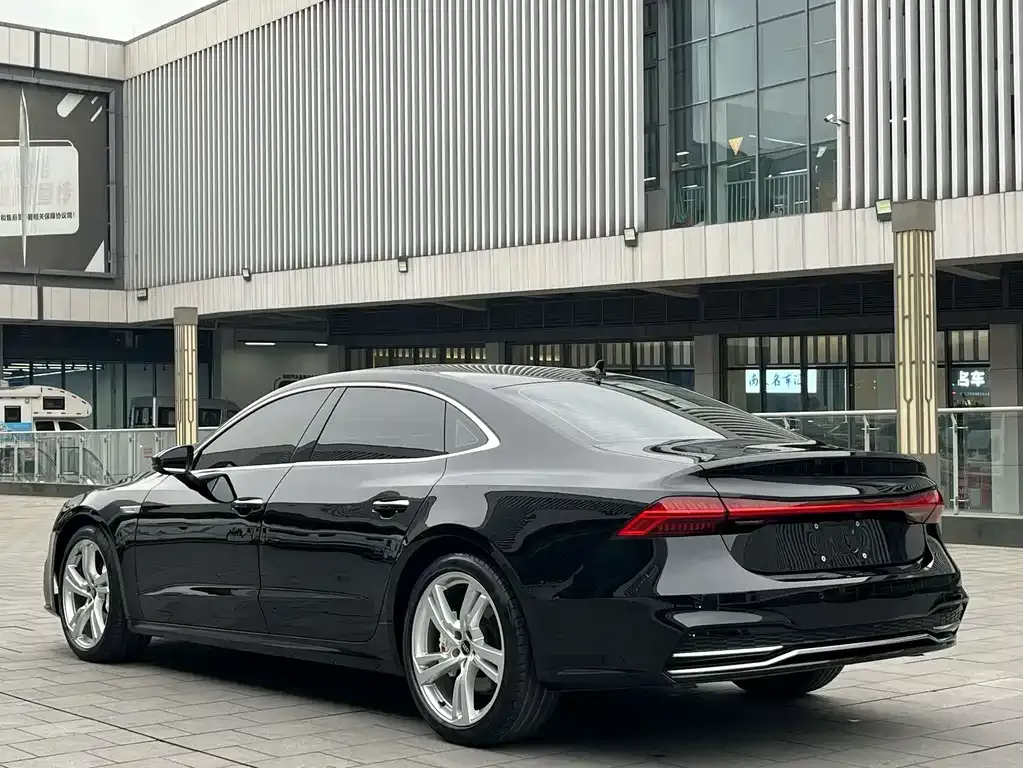 Audi A7L 2022 из CN, фото 7