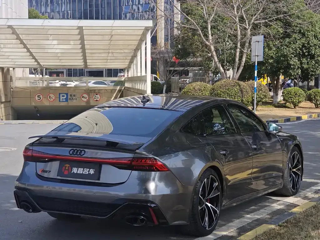 Audi A7 2022 из CN, фото 7