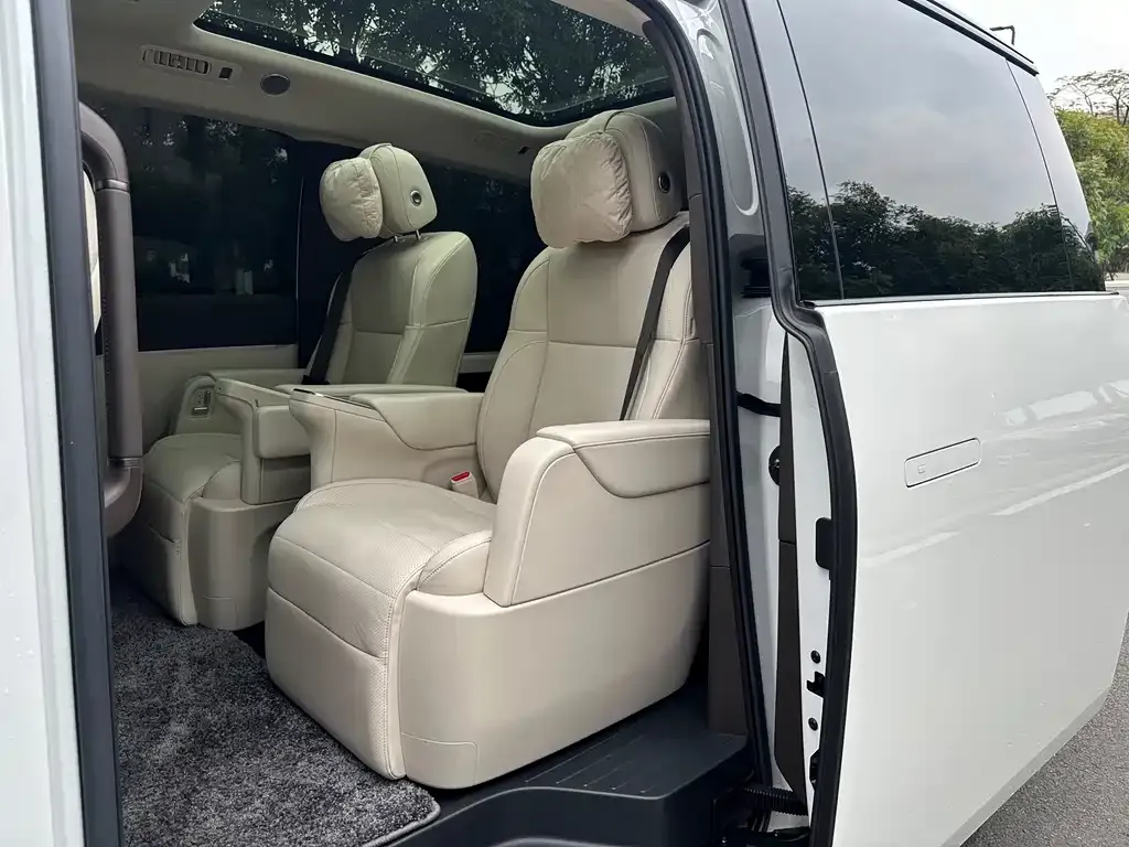 Li Auto Li MEGA 2024 из CN, фото 3