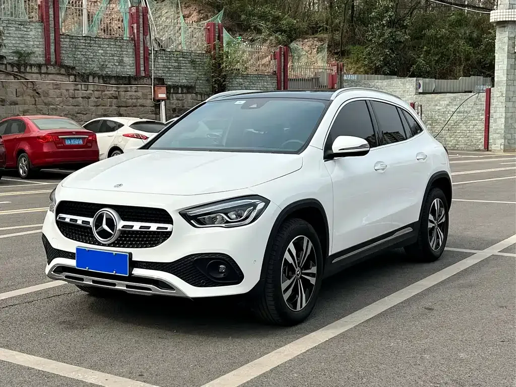 Mercedes-Benz GLA — фото 1