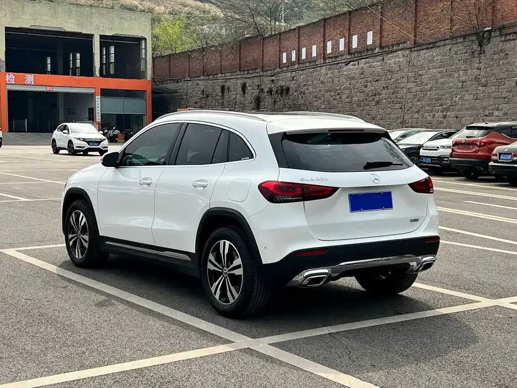 Mercedes-Benz GLA — фото 10