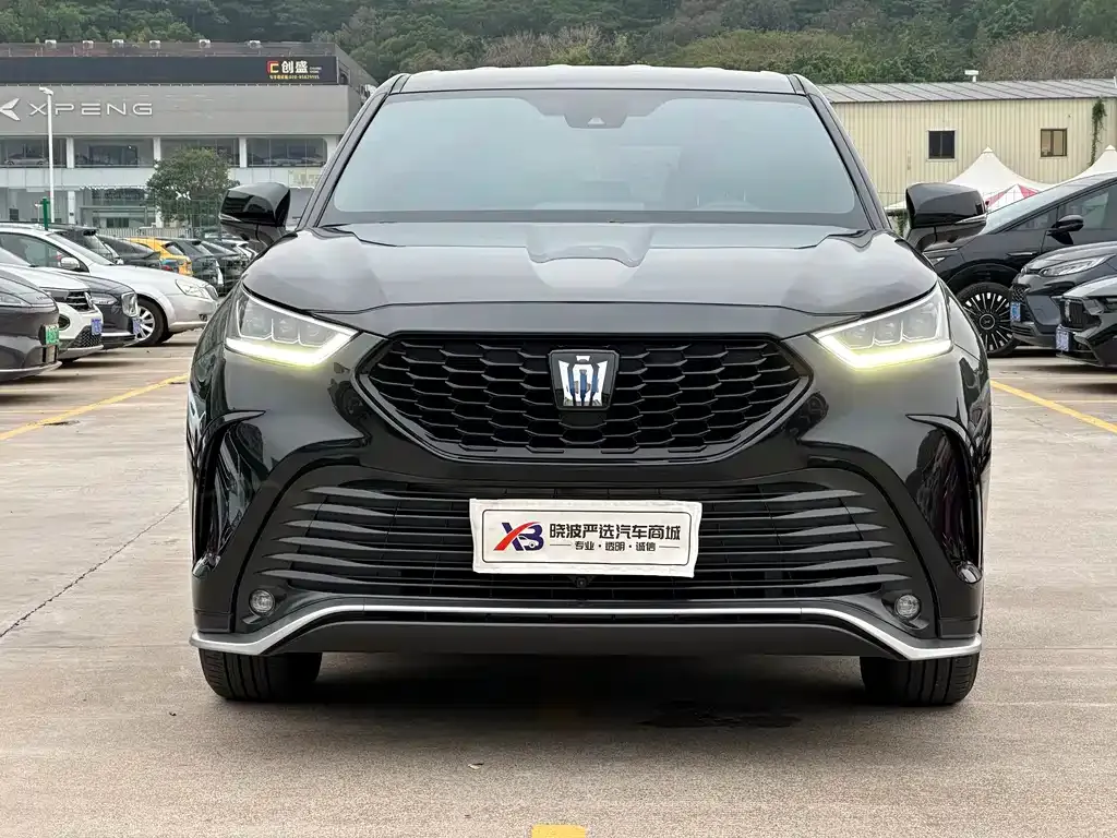 Toyota Crown Kluger 2023 из CN, фото 10